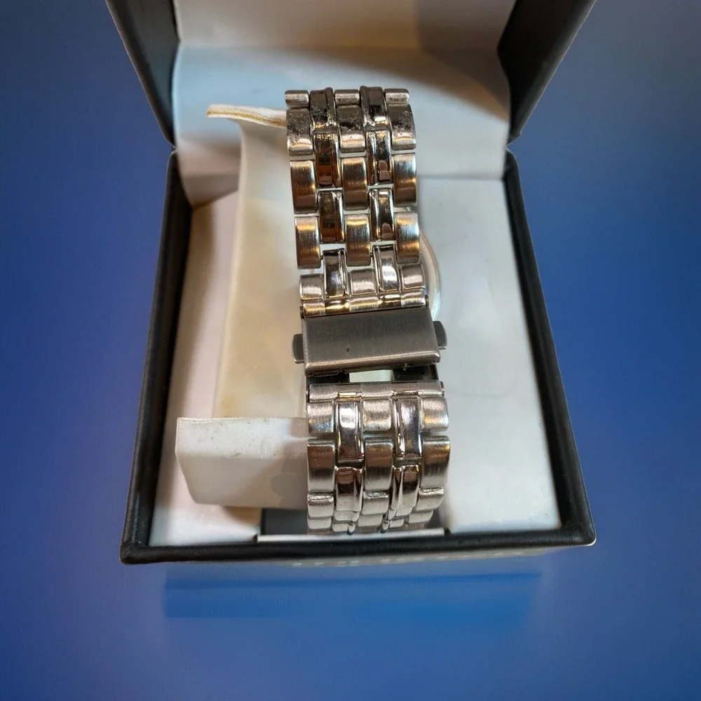 Kenneth Cole this kenneth